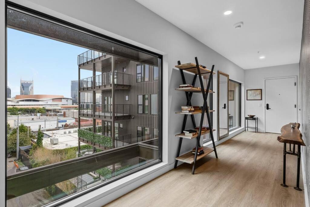 Skyline View, Pool, Gym, Balcony'S, Walk To Bway! Διαμέρισμα Νάσβιλ Εξωτερικό φωτογραφία